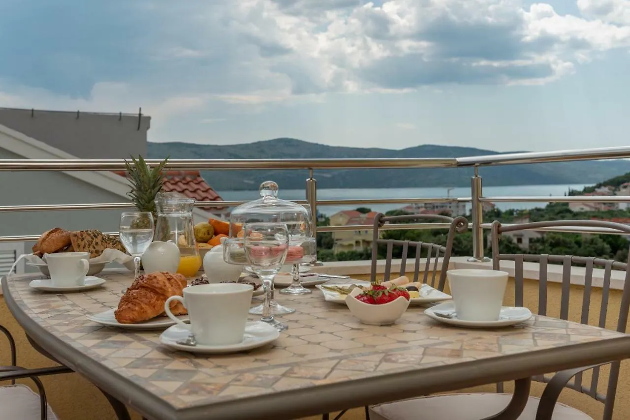 Apartments Villa Jelena Seget Vranjica