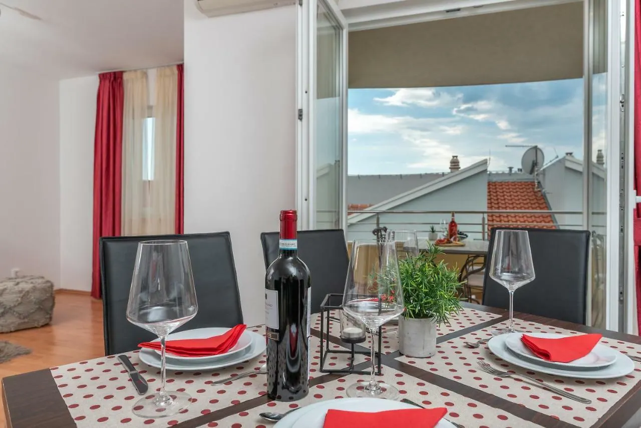 Apartments Villa Jelena Seget Vranjica